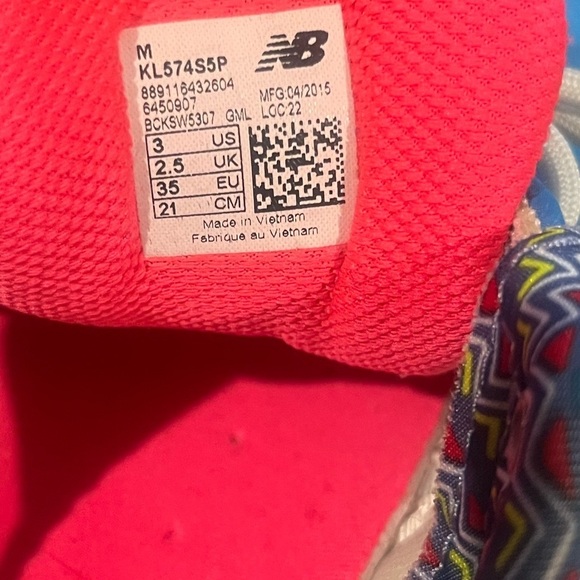 New Balance Kids Sneakers Size 3 - Picture 12 of 12